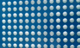 круглые отверстия по квадрату, х/к, диаметр 5 мм, 1000×2000×1 мм