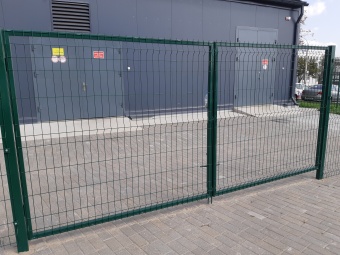 распашные ворота из 3d панелей оцинкованные с полимерным покрытием 1,69×4,03 м., пр.4 мм.