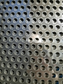 круглые отверстия по шестиугольнику, х/к, диаметр 6 мм, 1000×2000×1 мм