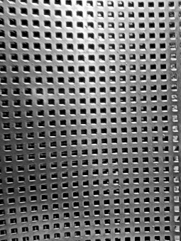 квадратные отверстия рядами, х/к, ячейки 8×8 мм, 1000×2000×1 мм