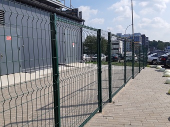 ворота распашные из 3d панелей оцинкованные с полимерным покрытием 2,43×4,03 м., пр.5 мм.