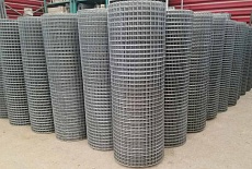  СВАРНАЯ ОЦИНКОВАННАЯ СЕТКА  В РУЛОНАХ ПО  ОЧЕНЬ НИЗКИМ ЦЕНАМ! АКЦИЯ ЗАВЕРШЕНА.