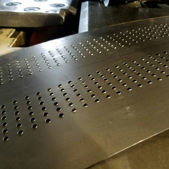 круглые отверстия по квадрату, х/к, диаметр 5 мм, 1000×2000×1 мм