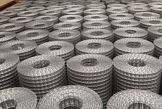 СКИДКИ  НА СЕТКУ СВАРНУЮ ОЦИНКОВАННУЮ  В РУЛОНАХ ! СОБСТВЕННОЕ ПРОИЗВОДСТВО! 